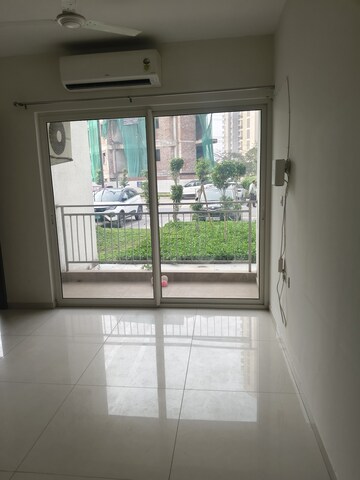 Room in 2 BHK Apartment at Shapoorji Pallonji Joyville Phase 2, Sector 102 – for Rent