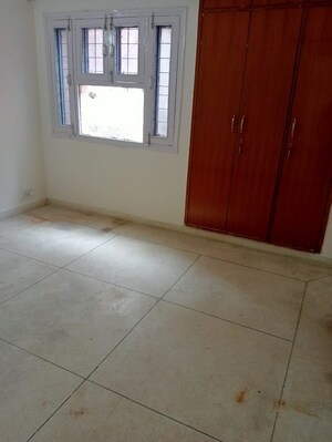 Room in 2.5 BHK Apartment at Bhagyawan Apartments, Mayur Vihar 1 – for Sale