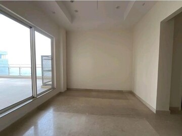 Room in 3 BHK Apartment at Indiabulls Sky Forest, Lower Parel – for Sale