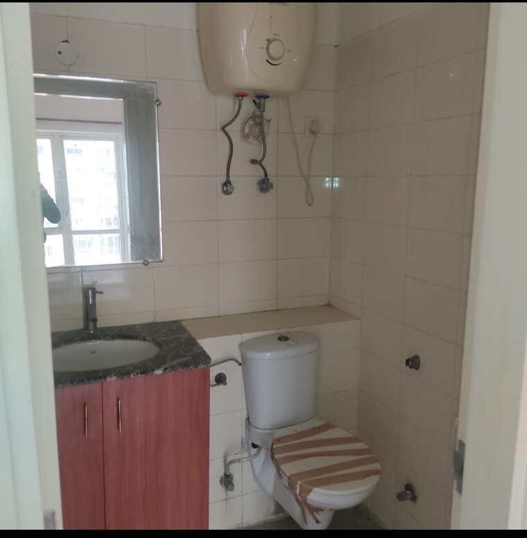 Bathroom, srs-residency 3 Bedroom 1557 Sq.Ft. Apartment In Sector 88 Faridabad 9622755