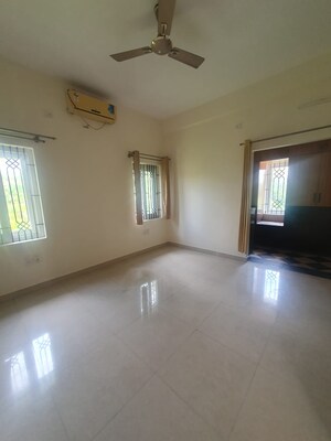 Room in 4 BHK Villa at Jakkuru – for Rent