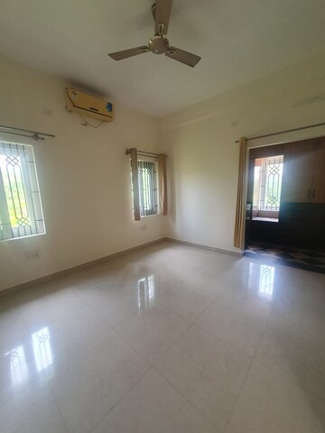 Room in 4 BHK Villa at Jakkuru – for Rent