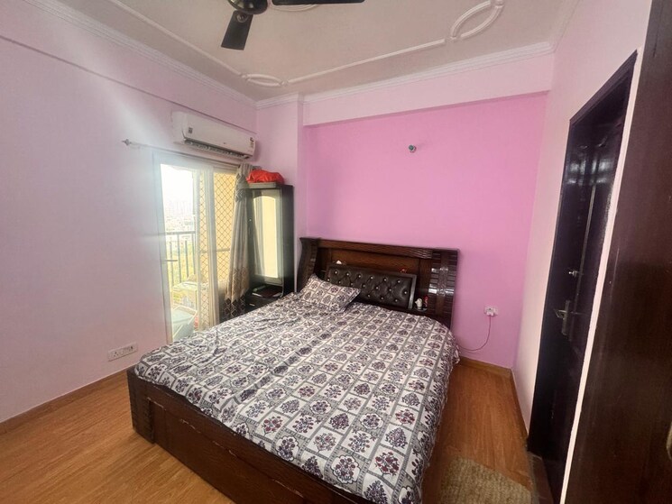 Bedroom, amrapali-crystal-homes 3 Bedroom 1375 Sq.Ft. Apartment In Sector 76 Noida 9622769