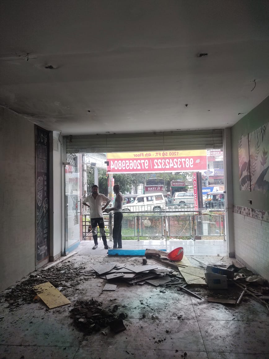 Showroom For Rent in Jakhan-Rajpur Road