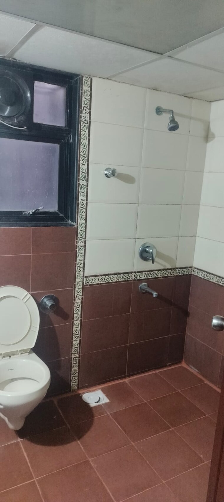 Bathroom, brahma-suncity 3 Bedroom 1600 Sq.Ft. Apartment In Wadgaon Sheri Pune 9622787