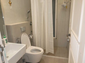 Bathroom in 3 BHK Apartment at Indiabulls Sky Forest, Lower Parel – for Sale