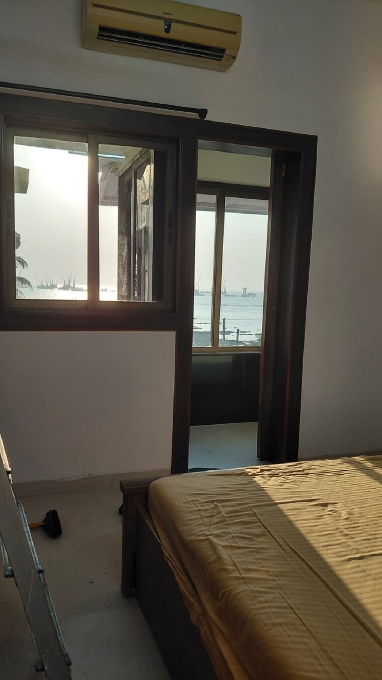 Room, bandra west 2 Bedroom 700 Sq.Ft. Apartment In Bandra West Mumbai 9621687