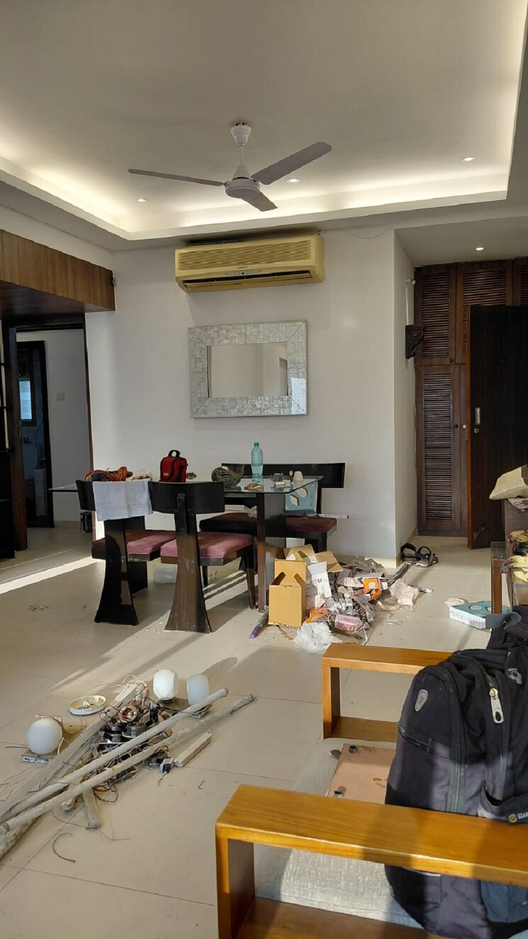 Team Area, bandra west 2 Bedroom 700 Sq.Ft. Apartment In Bandra West Mumbai 9621687