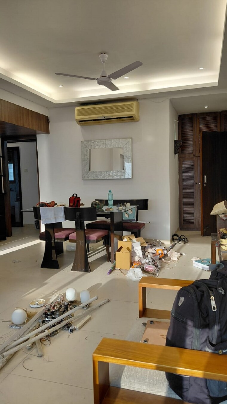 Team Area, bandra west 2 Bedroom 700 Sq.Ft. Apartment In Bandra West Mumbai 9621687