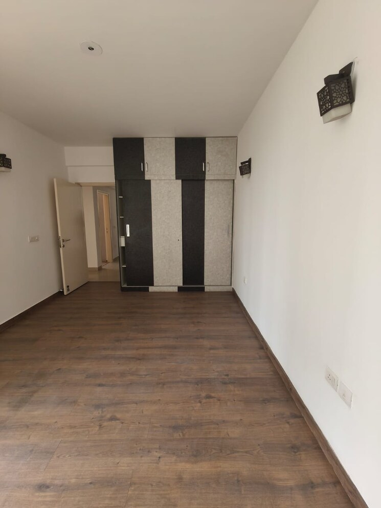 Room, emaar-imperial-gardens 3 Bedroom 2000 Sq.Ft. Apartment In Sector 102 Gurgaon 9622802