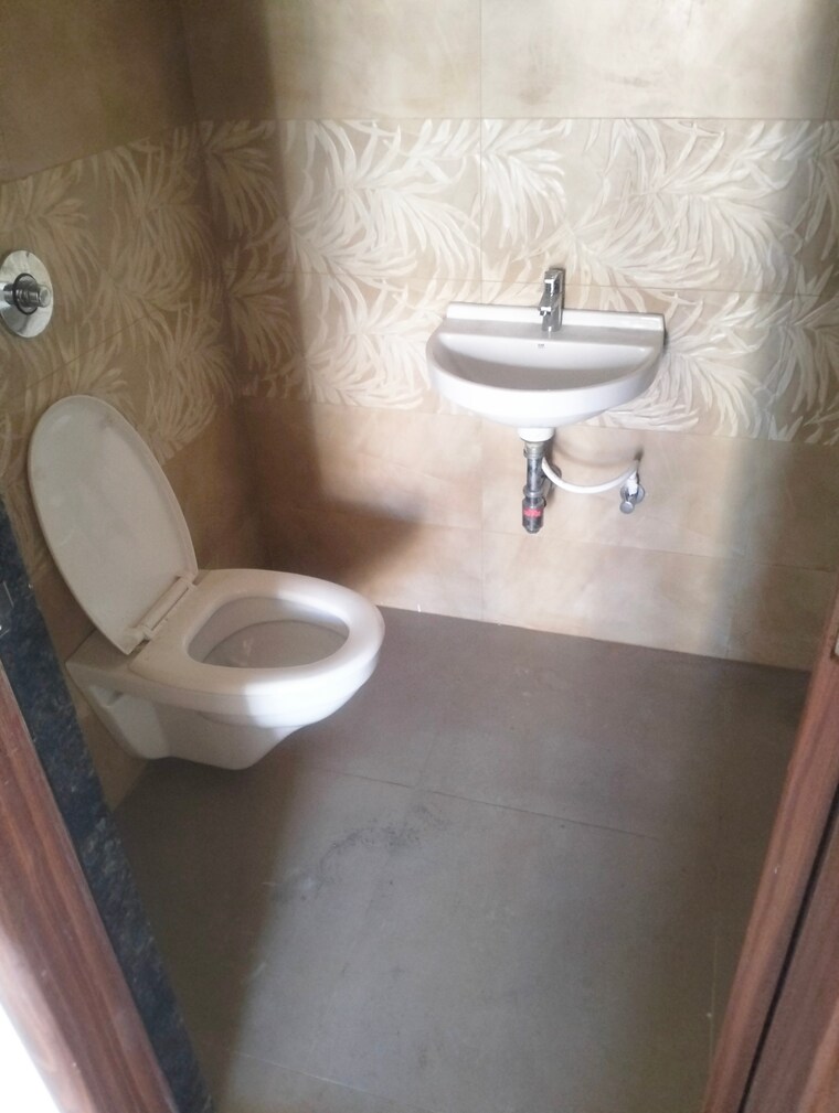 Bathroom, dorabjee-paradise-building-a-b-condominium 3 Bedroom 1565 Sq.Ft. Apartment In Mohammadwadi Pune 9622815