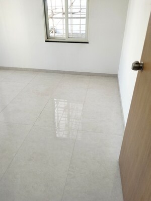 Room in 3 BHK Apartment at Dorabjee Paradise Building A&B Condominium, Mohammadwadi – for Rent