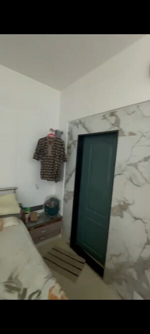 Furnished Amenities in 2 BHK Builder Floor at Kanakia Road – for Sale