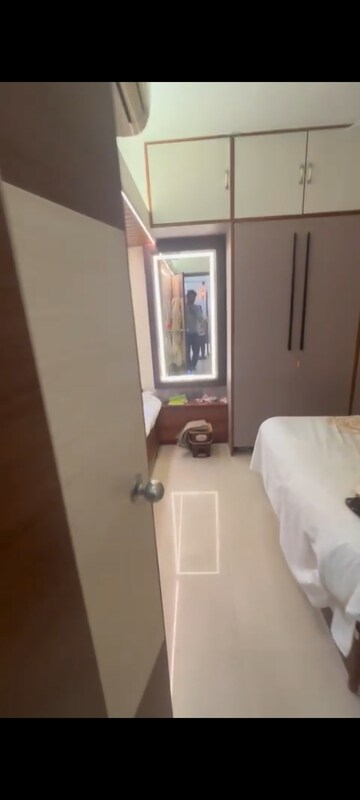 Room in 2 BHK Builder Floor at Kanakia Road – for Sale