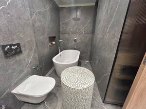 Bathroom in 3 BHK Apartment at Peninsula Chambers, Lower Parel – for Sale