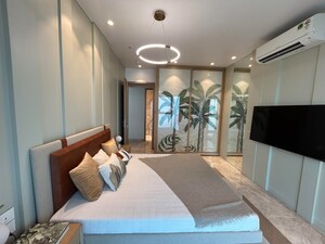 Room in 3 BHK Apartment at Peninsula Chambers, Lower Parel – for Sale