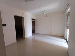 Room in 2 BHK Apartment at Kohinoor Zen Estate, Kharadi – for Rent