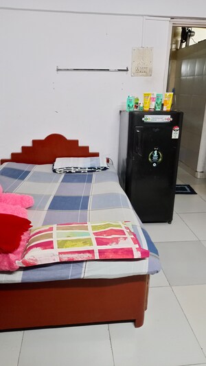 Room in  Pg at Andheri West – for Rent