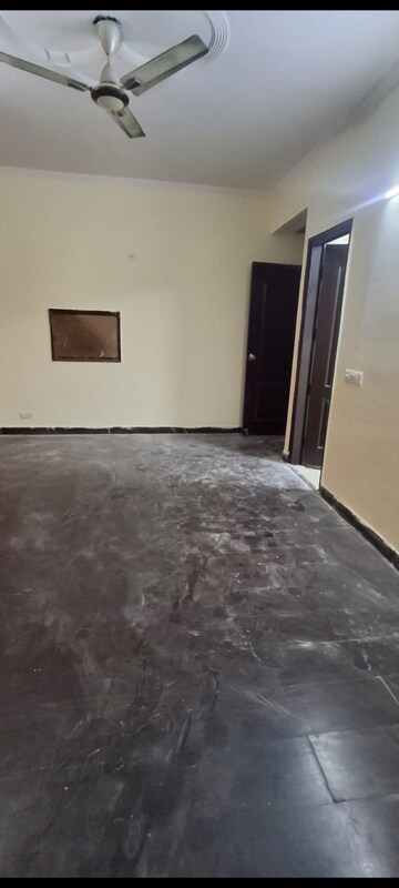 Room in 3.5 BHK Apartment at Aditya Celebrity Homes, Sector 76 – for Rent