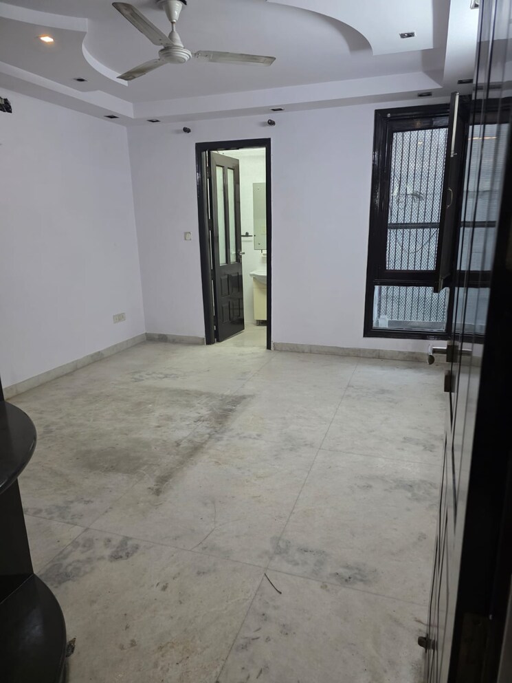 Master Bedroom, chitra vihar 3 Bedroom 1800 Sq.Ft. Builder Floor In Chitra Vihar Delhi 9622905