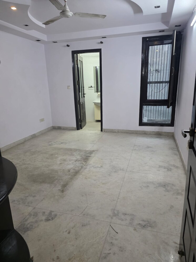 Master Bedroom, chitra vihar 3 Bedroom 1800 Sq.Ft. Builder Floor In Chitra Vihar Delhi 9622905