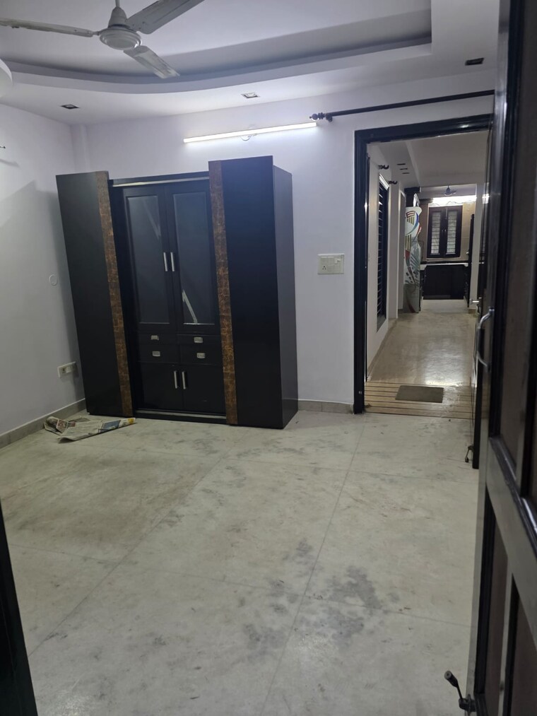 Bedroom, chitra vihar 3 Bedroom 1800 Sq.Ft. Builder Floor In Chitra Vihar Delhi 9622905