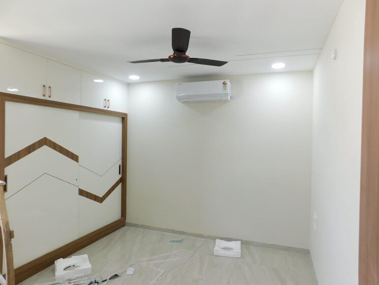 Room, smr-vinay-iconia-hyderabad 3 Bedroom 1775 Sq.Ft. Apartment In Kondapur Hyderabad 9622894