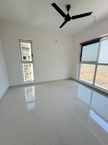 Room in 2.5 BHK Apartment at Lodha Codename Premier, Dombivli East – for Rent