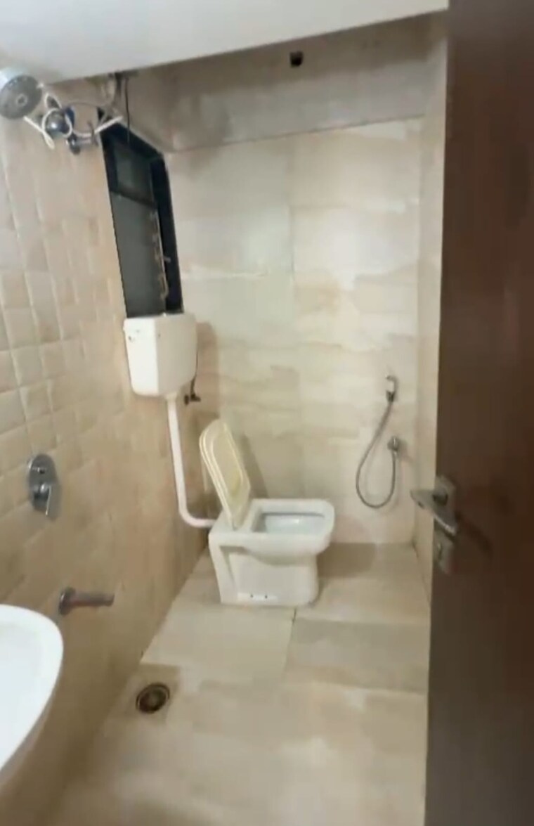 Bathroom, raunak-park 3 Bedroom 1520 Sq.Ft. Apartment In Kokanipada Thane 9622940