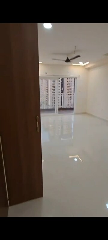 Room in 3 BHK Apartment at My Home Sayuk, Tellapur – for Rent