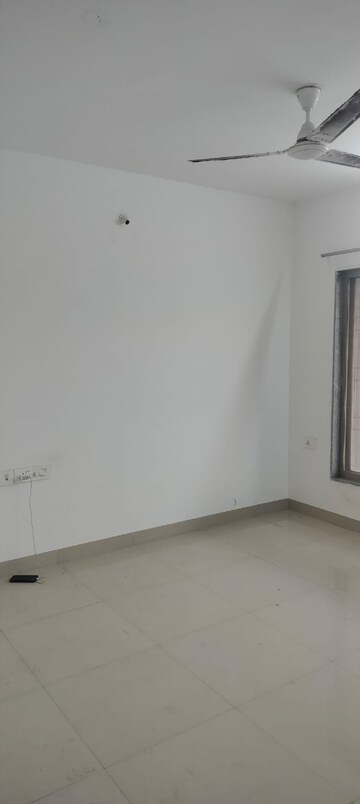 Room in 3 BHK Apartment at Bramhacorp F Residences, Kalyani Nagar – for Rent