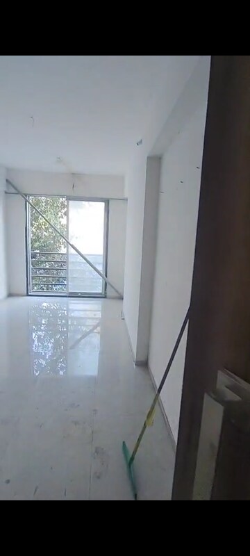 Room in 1 BHK Apartment at Ghatkopar East – for Rent