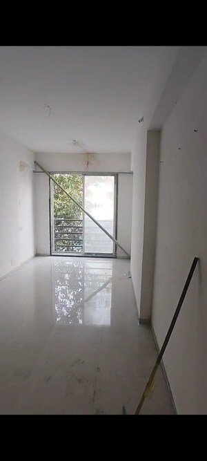 Room in 1 BHK Apartment at Ghatkopar East – for Rent