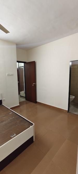 Room in 2 BHK Apartment at DB Orchid Ozone, Dahisar East – for Rent