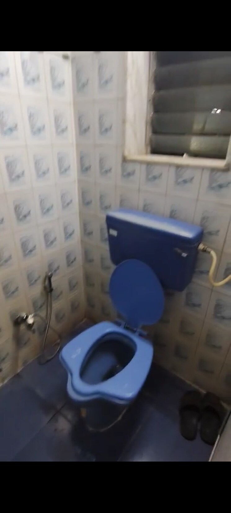 Attached Bathroom, ghatkopar west 1 Bedroom 400 Sq.Ft. Apartment In Ghatkopar West Mumbai 9622960