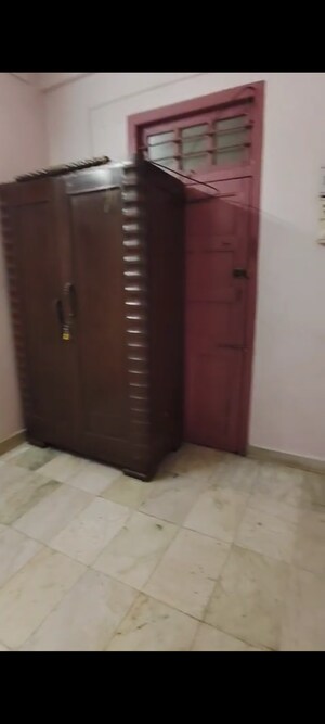 Room in 1 BHK Apartment at Ghatkopar West – for Rent