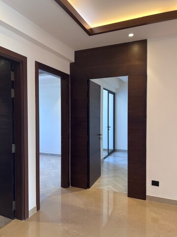 Room in 4 BHK Builder Floor at Adani Samsara Vilasa, Sector 63 – for Sale