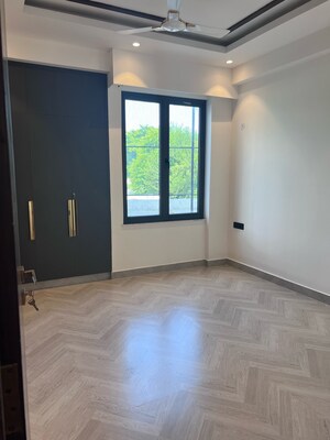 Room in 4 BHK Builder Floor at Adani Samsara Vilasa, Sector 63 – for Sale