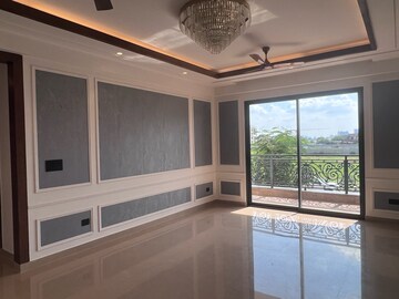 Living Room in 4 BHK Builder Floor at Adani Samsara Vilasa, Sector 63 – for Sale