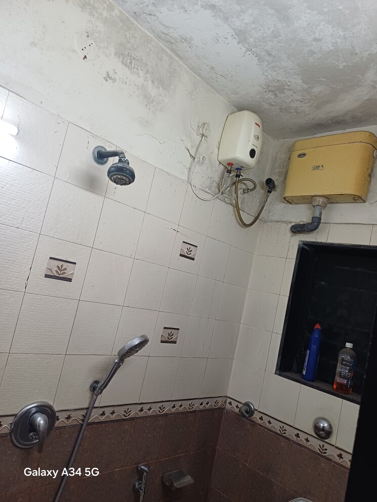 Bathroom, kopar khairane 3 Bedroom 900 Sq.Ft. Apartment In Kopar Khairane Navi Mumbai 9622980