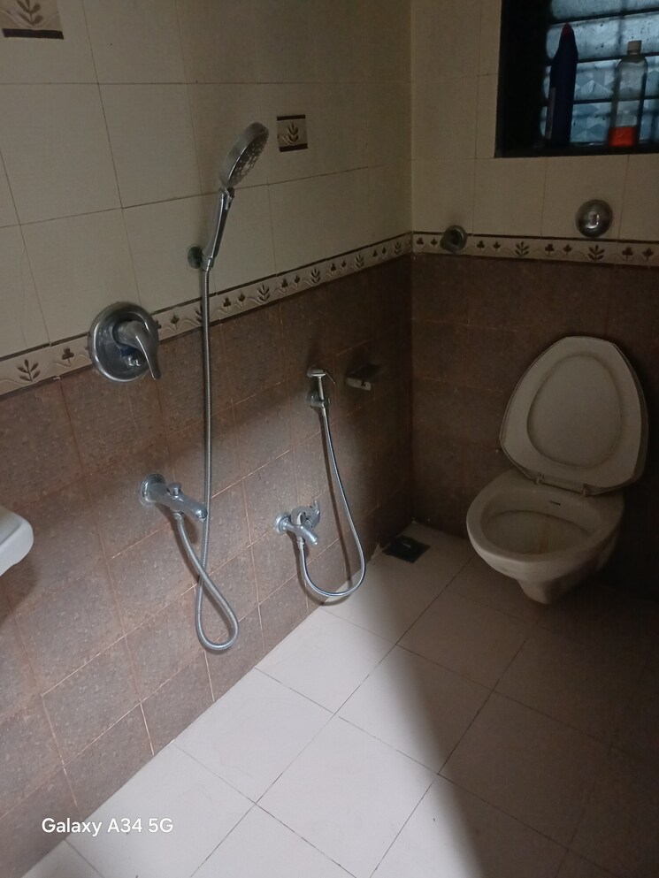Bathroom, kopar khairane 3 Bedroom 900 Sq.Ft. Apartment In Kopar Khairane Navi Mumbai 9622980