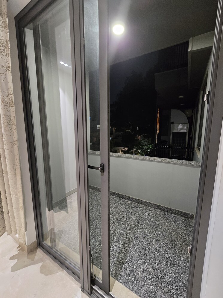 Balcony, safdarjung enclave 4 Bedroom 4500 Sq.Ft. Apartment In Safdarjung Enclave Delhi 9622984