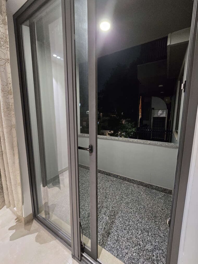 Balcony, safdarjung enclave 4 Bedroom 4500 Sq.Ft. Apartment In Safdarjung Enclave Delhi 9622984