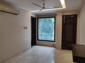 Room in 4 BHK Apartment at Safdarjung Enclave – for Rent