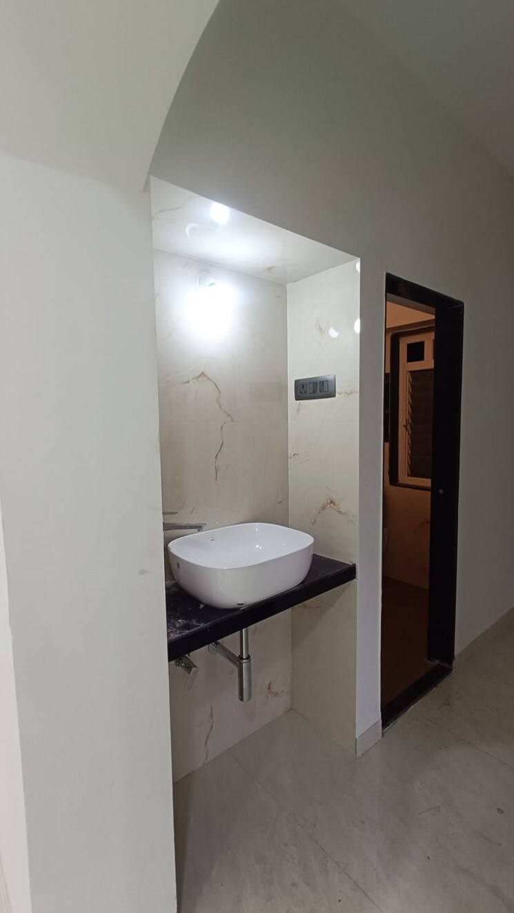 Bathroom, goregaon-west-view-chs 2 Bedroom 850 Sq.Ft. Apartment In Goregaon West Mumbai 9622985
