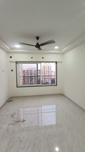 Room in 2 BHK Apartment at Goregaon West View CHS, Goregaon West – for Rent