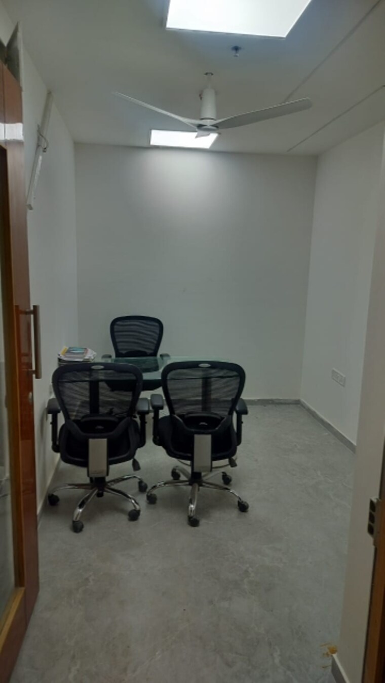 Team Area, university road Commercial Office Space 850 Sq.Ft. In University Road Pune 9623005