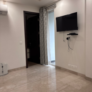 Room in 4 BHK Builder Floor at Green Park Extension – for Rent
