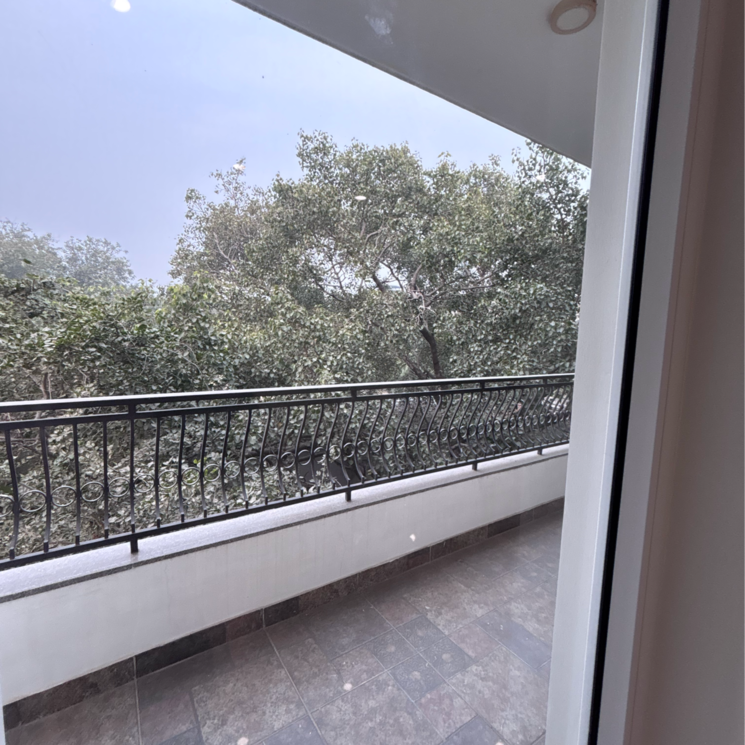 Balcony, green park extension 4 Bedroom 400 Sq.Yd. Builder Floor In Green Park Extension Delhi 9623006
