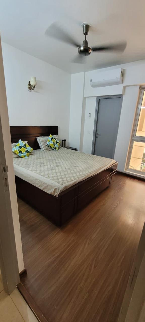 3 BHK + Extra Room Apartment For Sale in M3M Flora 68